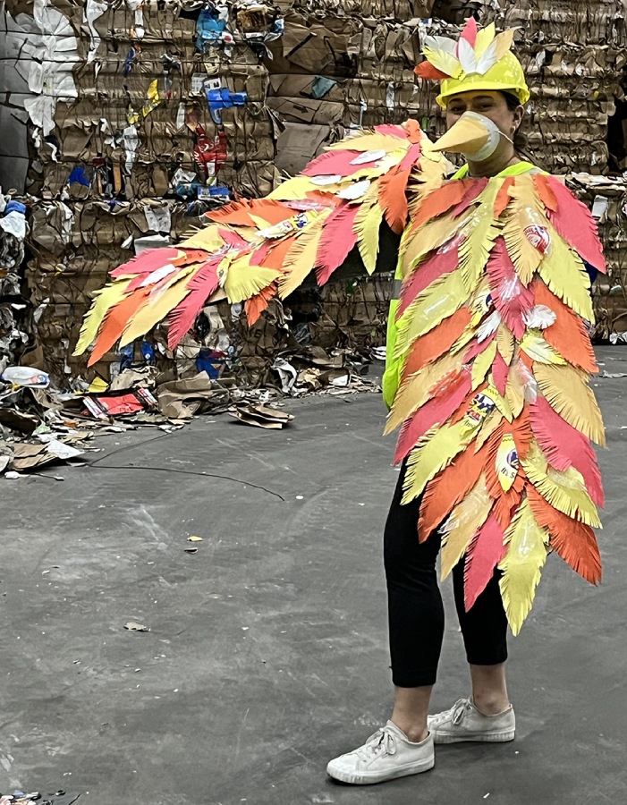 do-it-yourself-halloween-costume-made-from-recycled-material